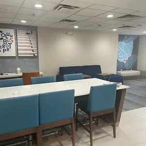 Hotel Express & Columbus Airport By Ihg